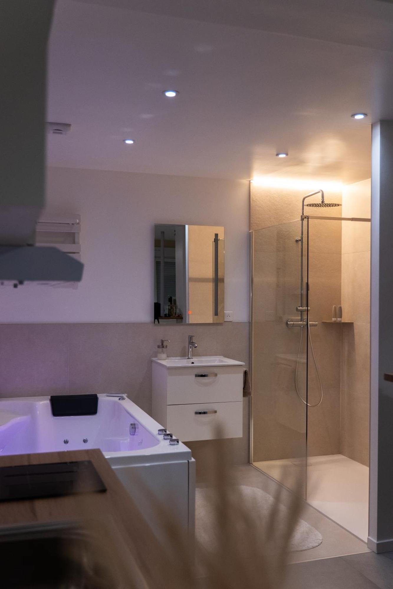 Zen Et Romantique Room - Harmonie Moulins  Ngoại thất bức ảnh